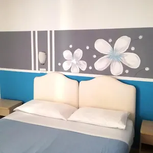 https://albergo-serafini.riccione-hotels.org